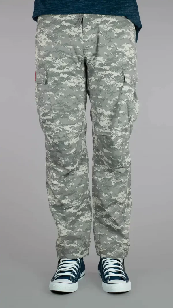 outdoor-lightweights-cargo-pants-digital-grey-camo